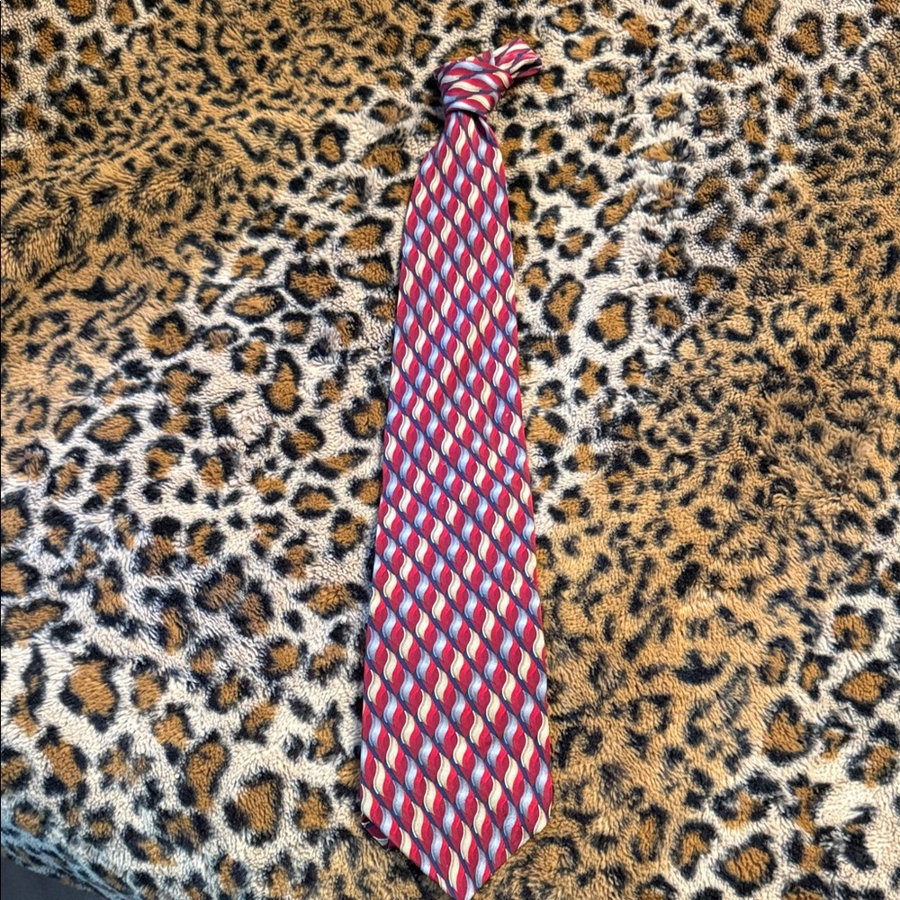 Bill Blass black label hundred percent vintage silk tie
